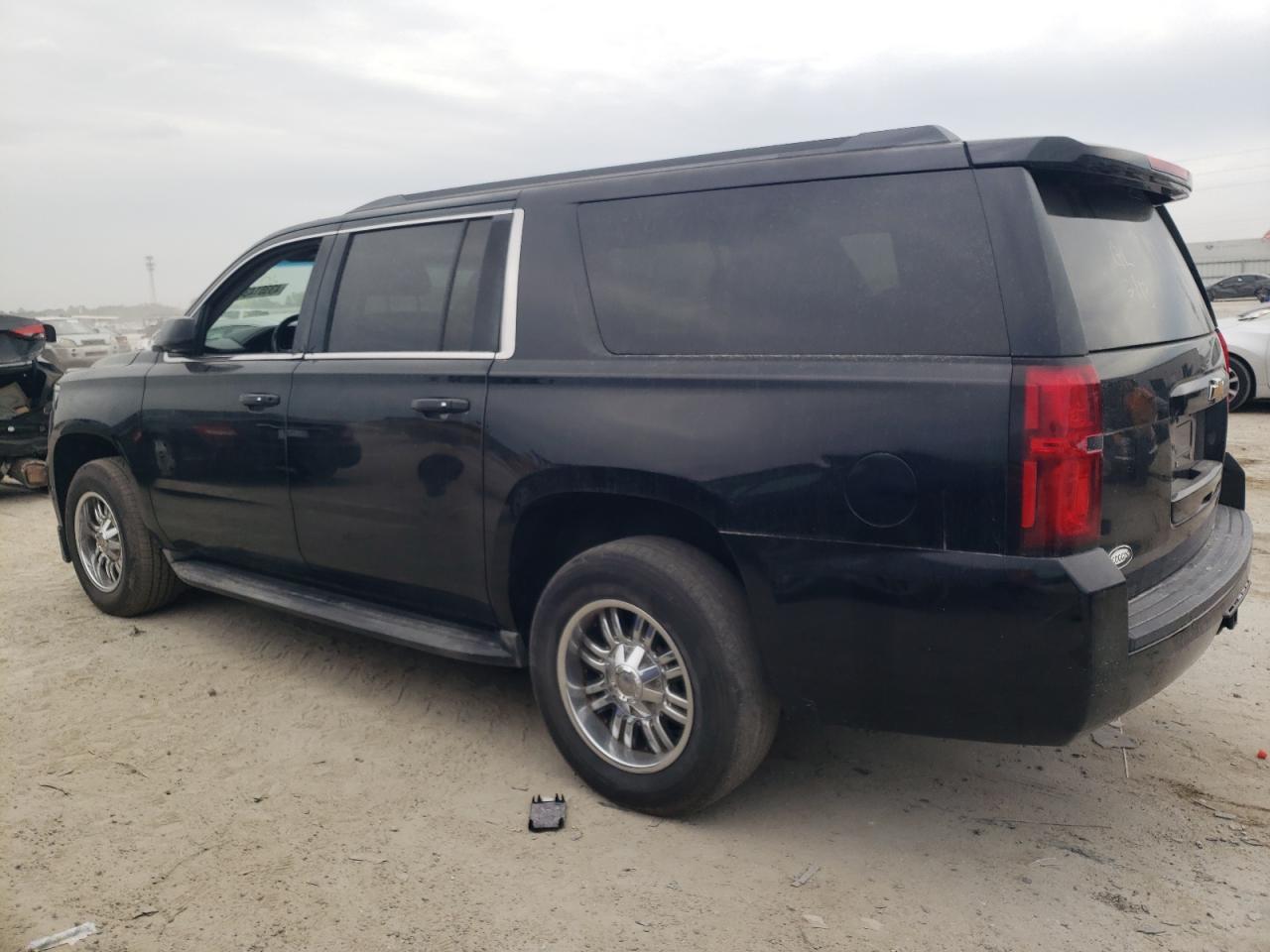 2015 CHEVROLET SUBURBAN C - Фото 2