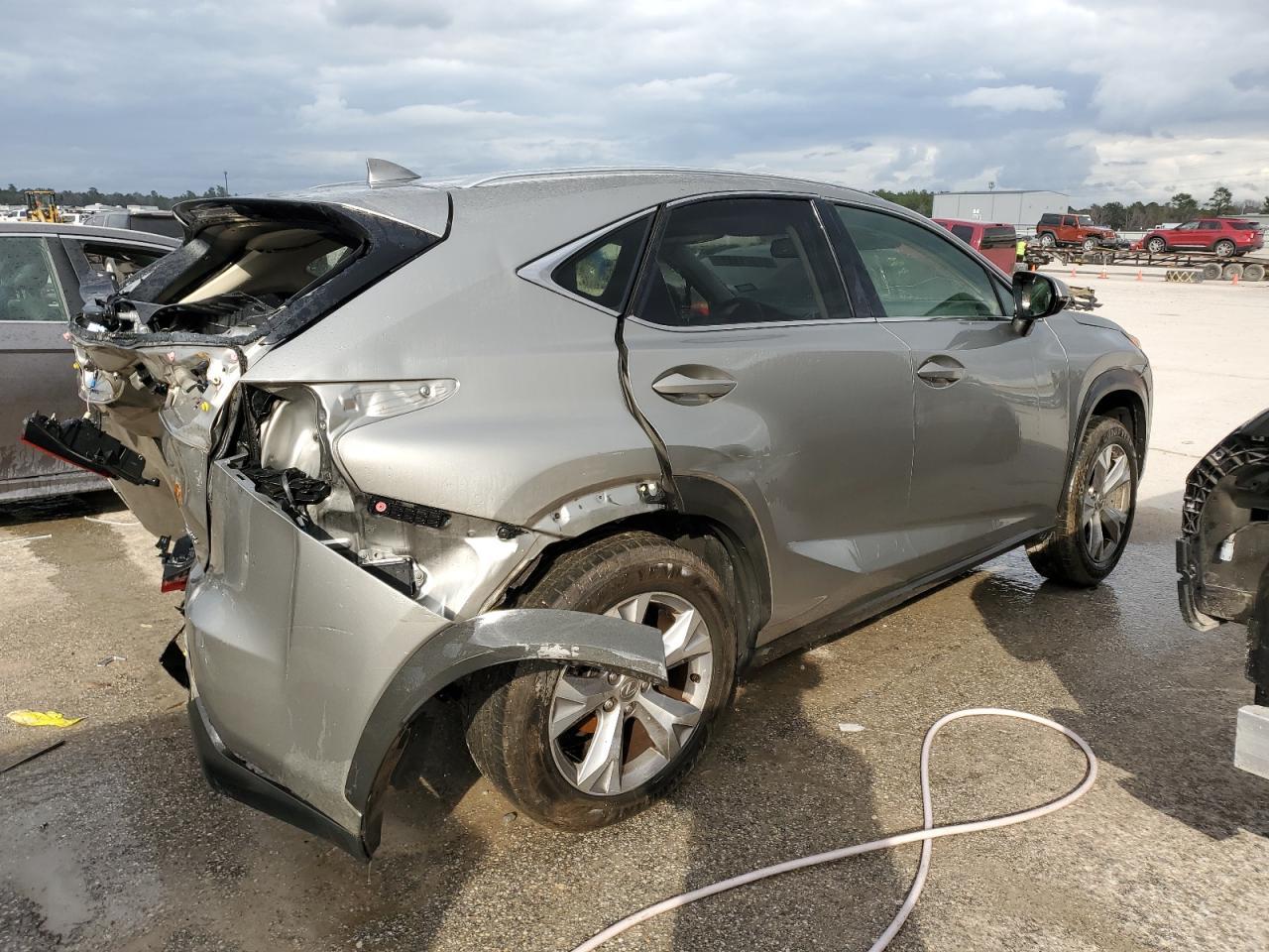 2017 LEXUS NX 200T BA - Фото 3