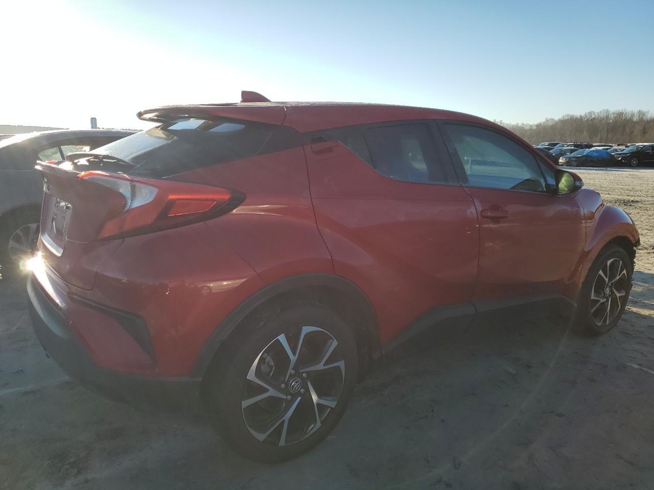 2021 TOYOTA C-HR XLE - Фото 3