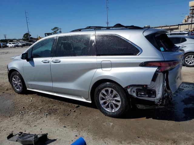 2021 Toyota Sienna Xle - Image 2