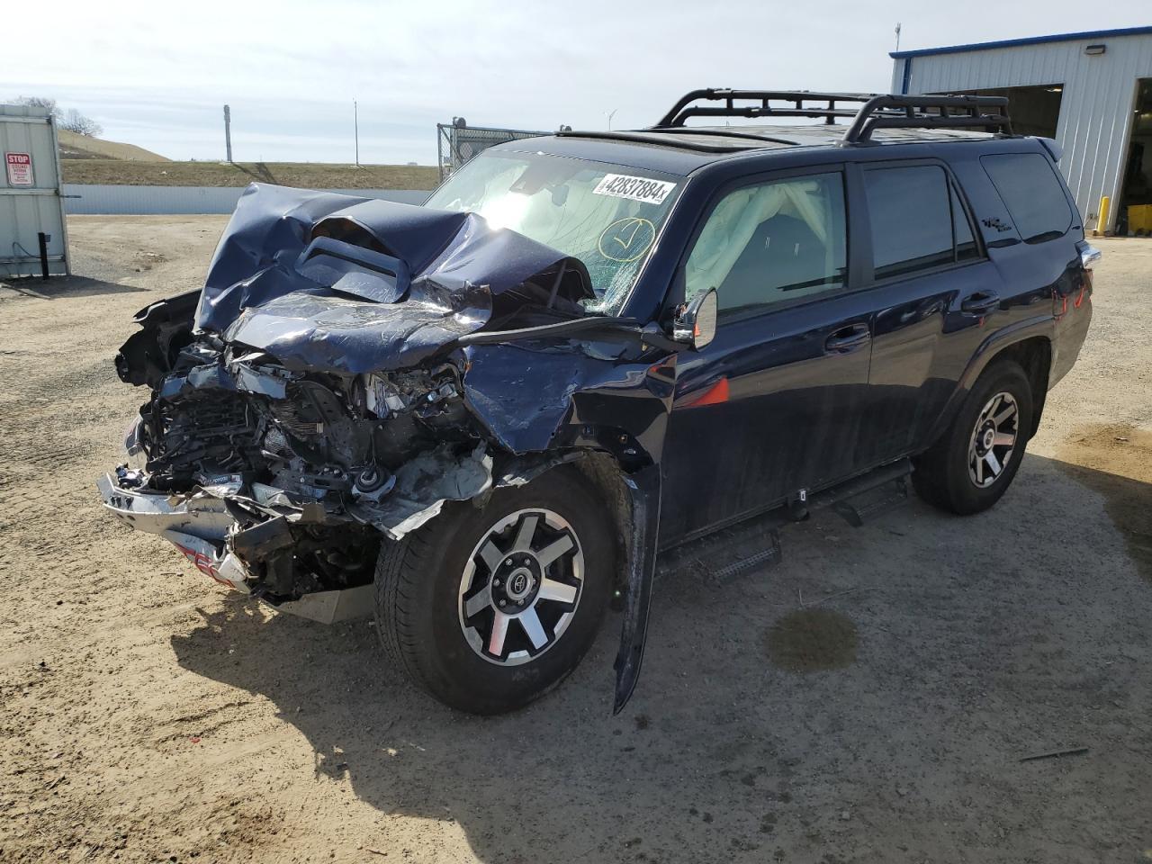 2022 TOYOTA 4RUNNER SR