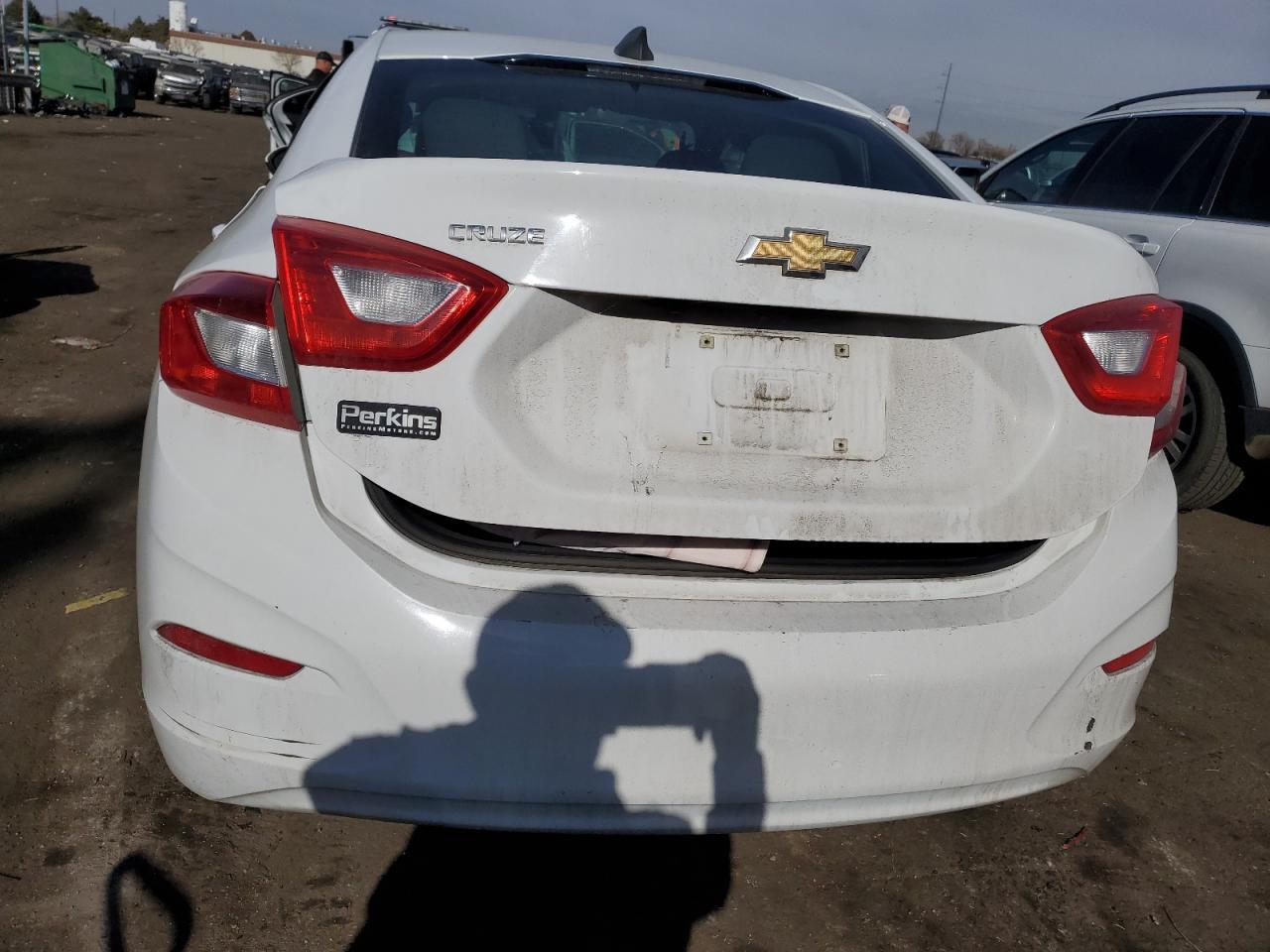 2017 CHEVROLET CRUZE LS - Image 6