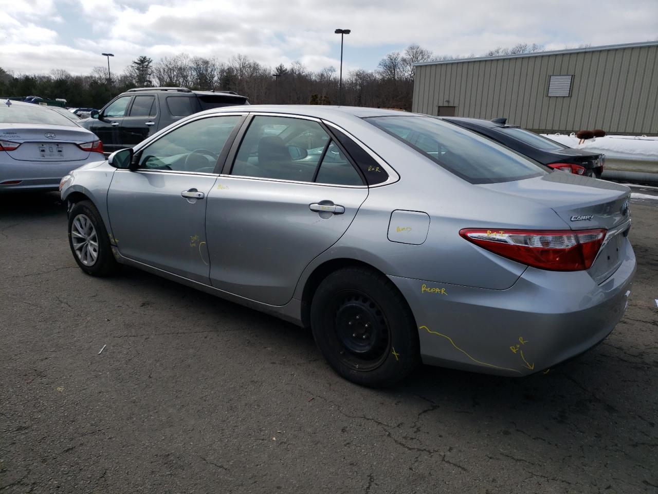 2015 TOYOTA CAMRY LE - Фото 2