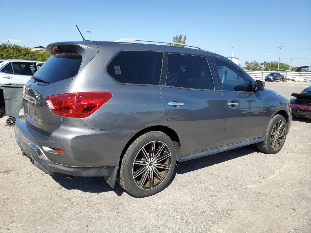 2018 NISSAN PATHFINDER - Фото 3