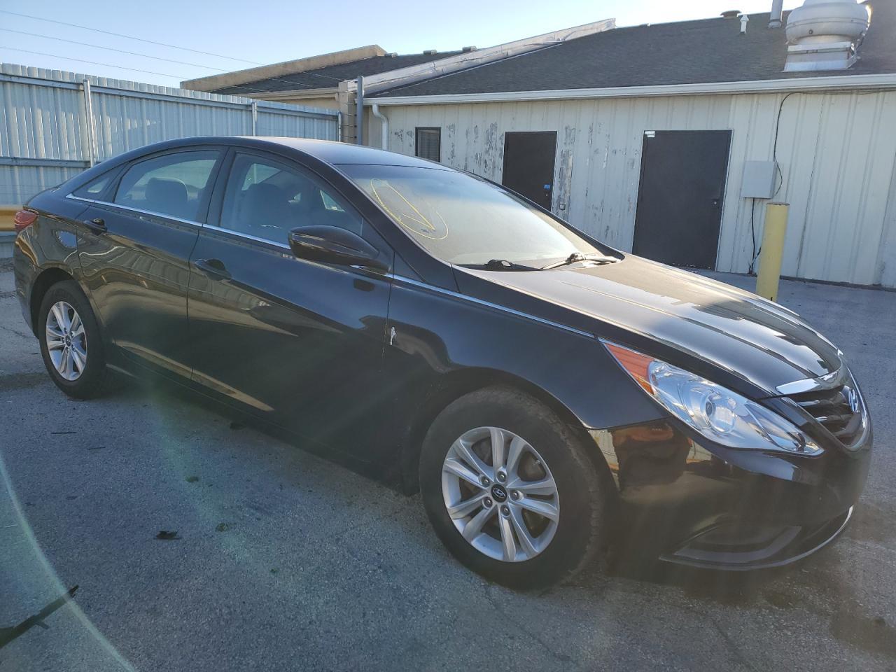 2011 HYUNDAI SONATA GLS - Image 4