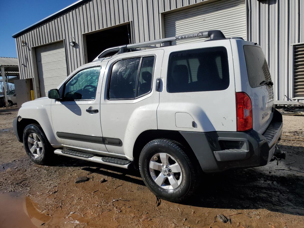 2013 NISSAN XTERRA X - Фото 2