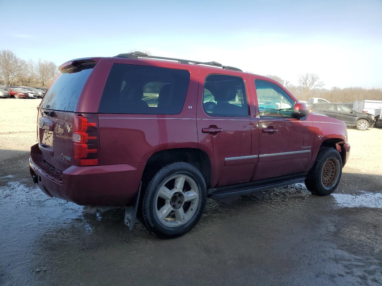 2011 CHEVROLET TAHOE K150 - Фото 3