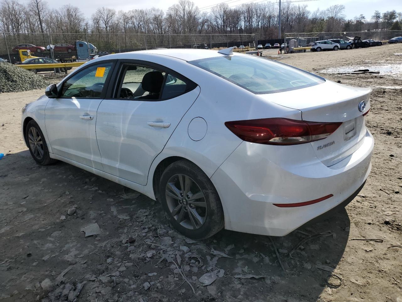 2018 HYUNDAI ELANTRA SE - Image 2