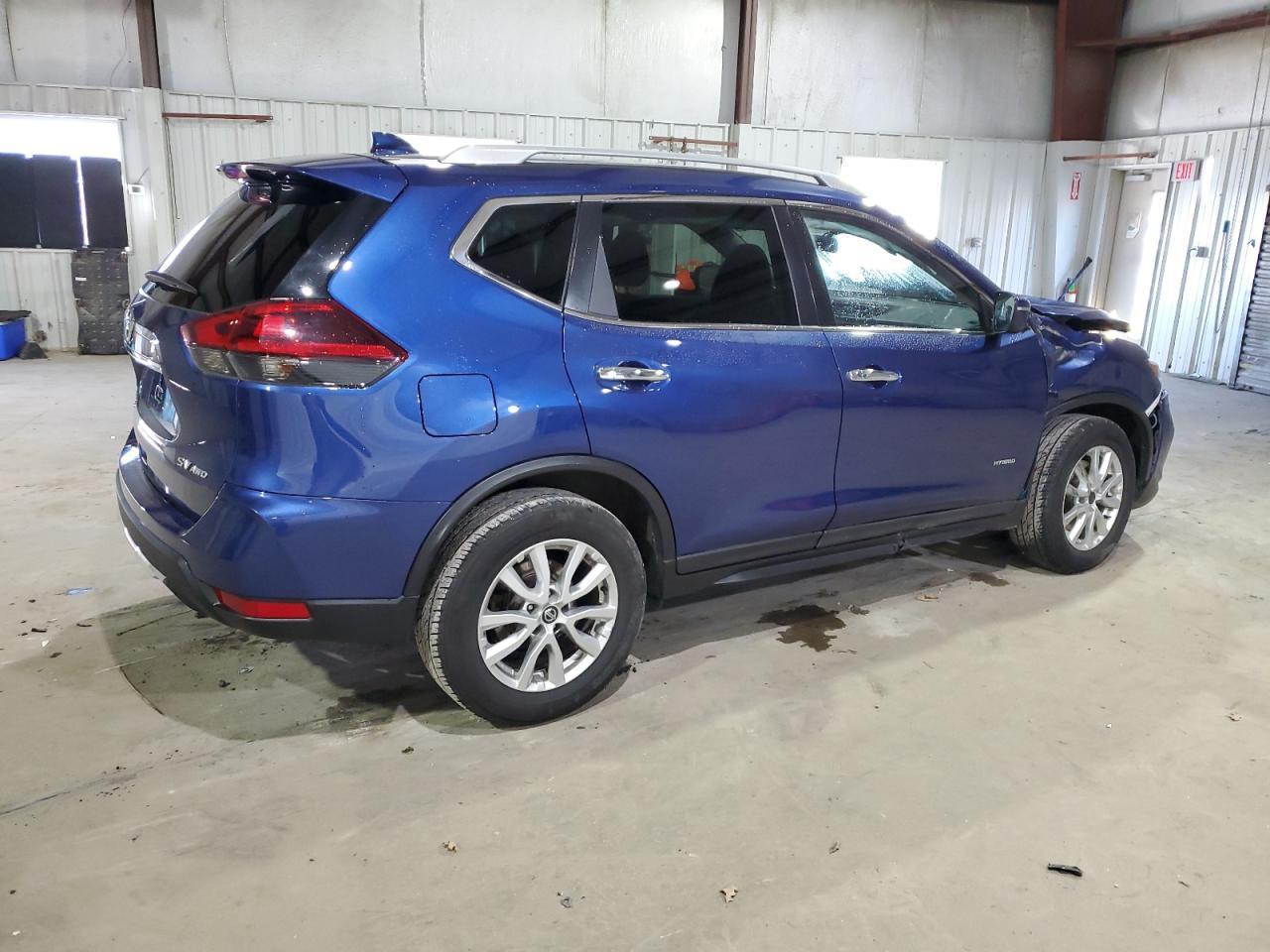 2018 NISSAN ROGUE SV H - Фото 3