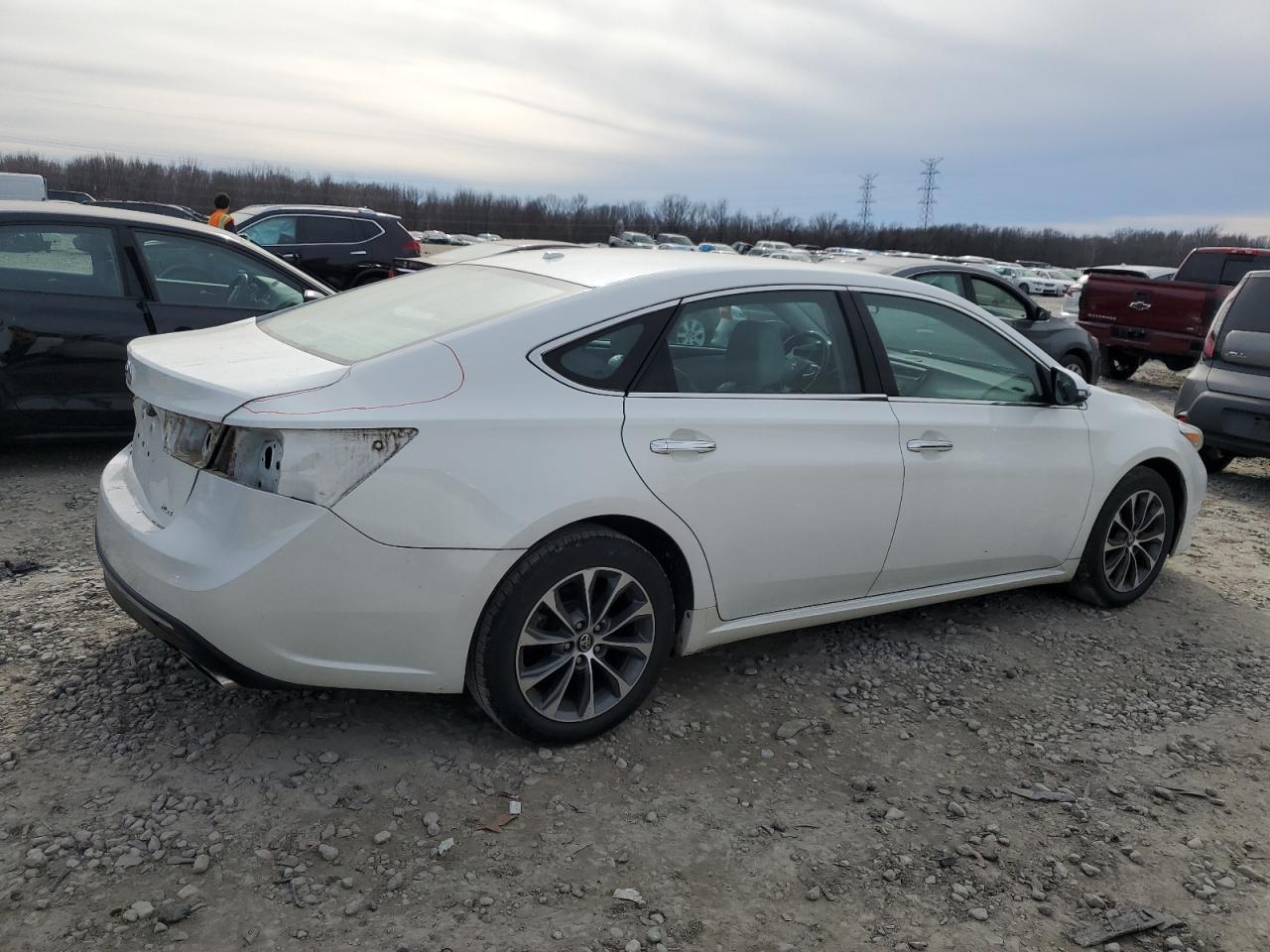 2016 TOYOTA AVALON XLE - Image 3