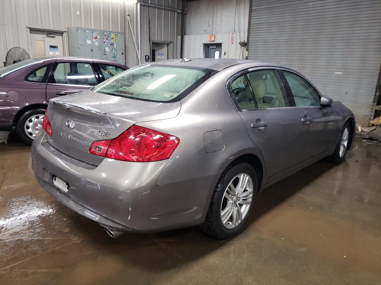 2012 INFINITI G37 - Image 3