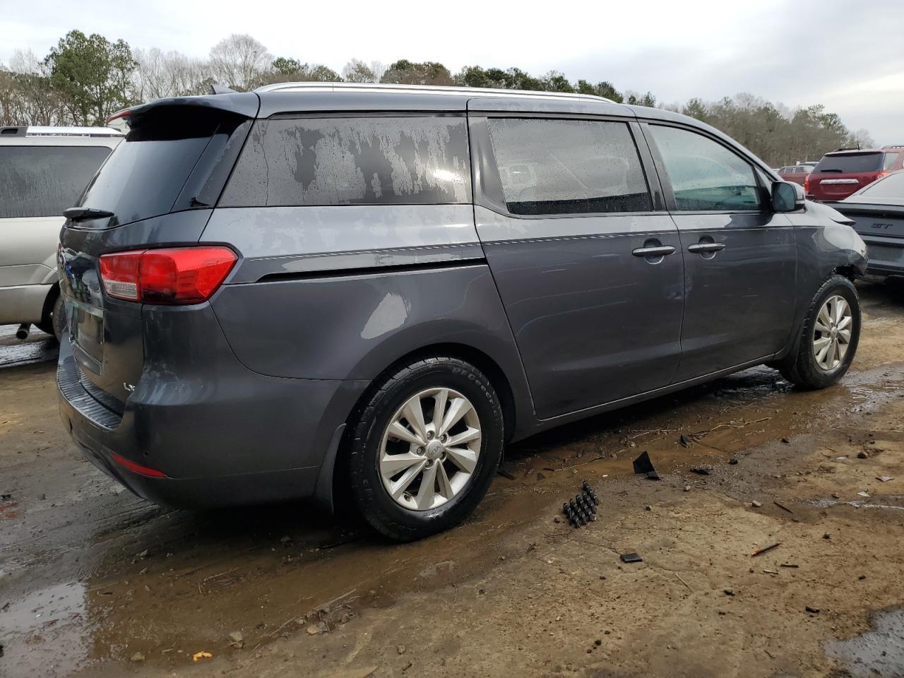 2017 KIA SEDONA LX - Фото 3