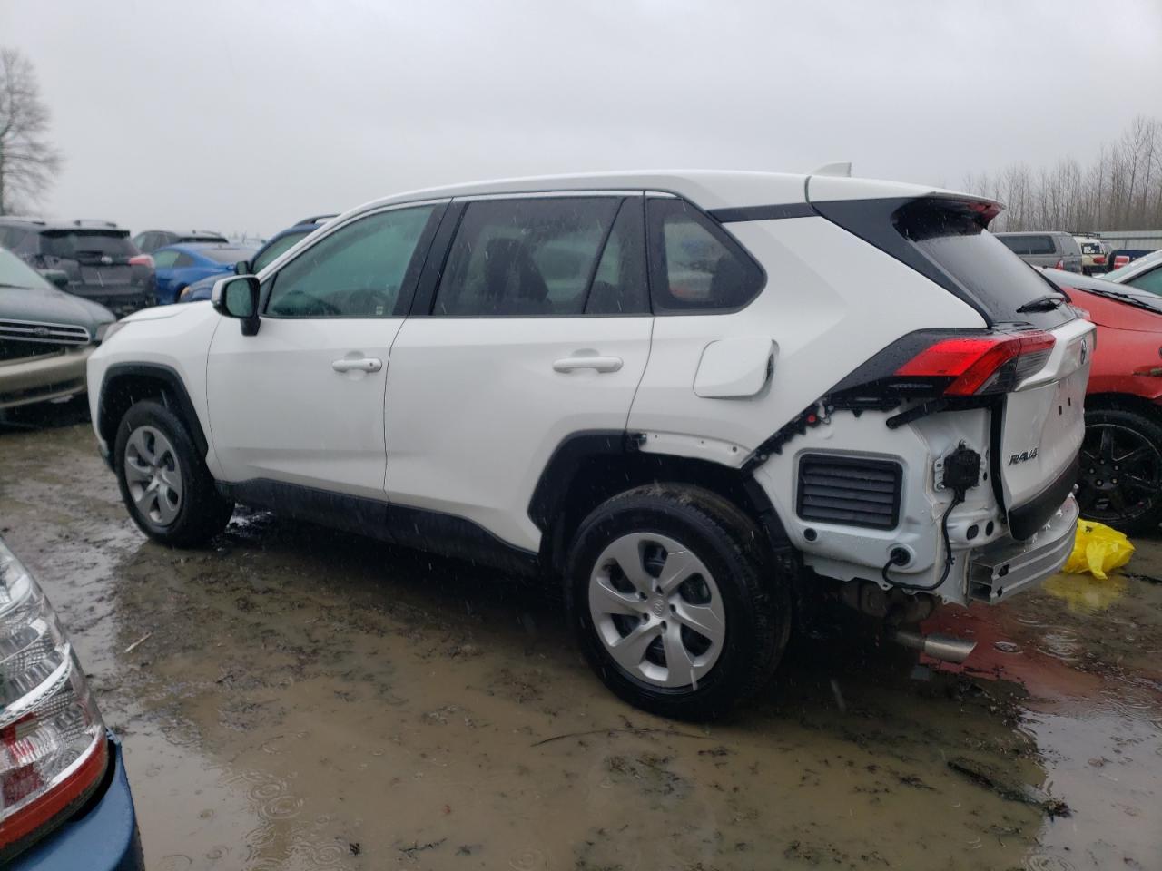 2023 TOYOTA RAV4 LE - Фото 2