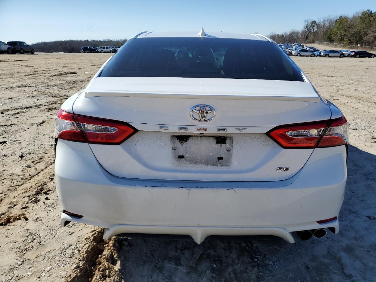 2020 TOYOTA CAMRY SE - Фото 6