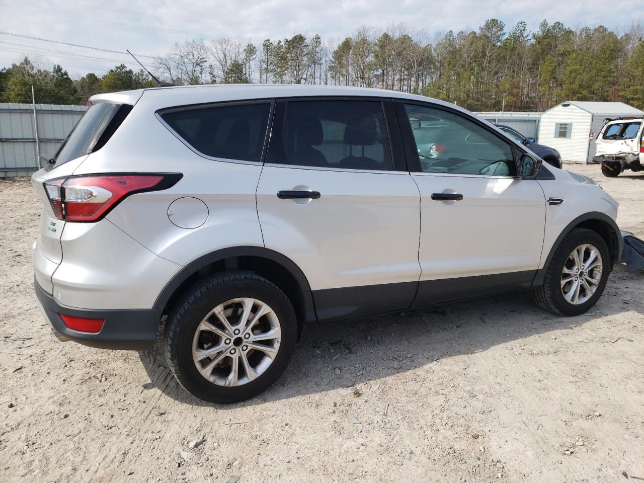 2017 FORD ESCAPE SE - Image 3