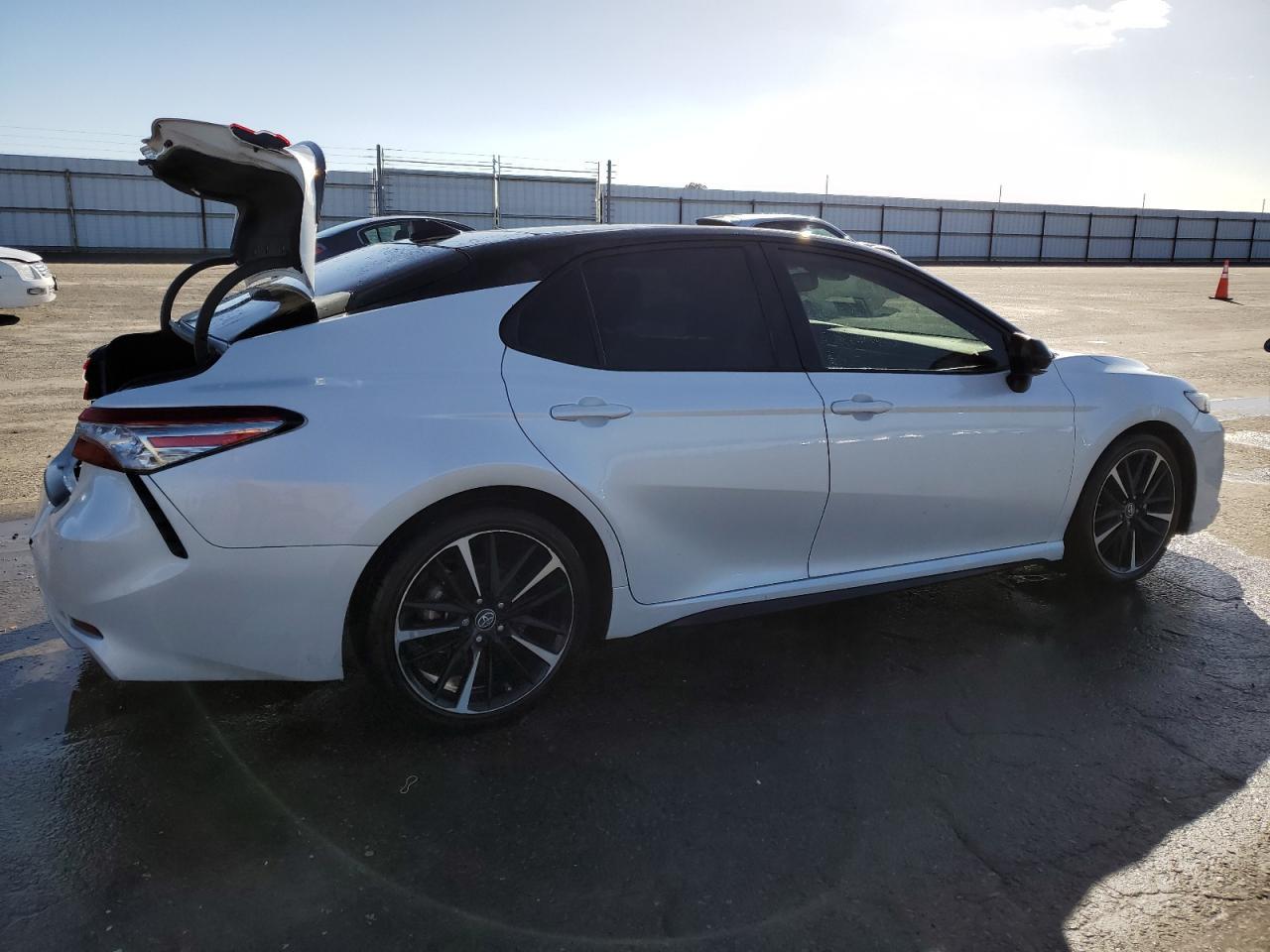 2019 TOYOTA CAMRY XSE - Image 3