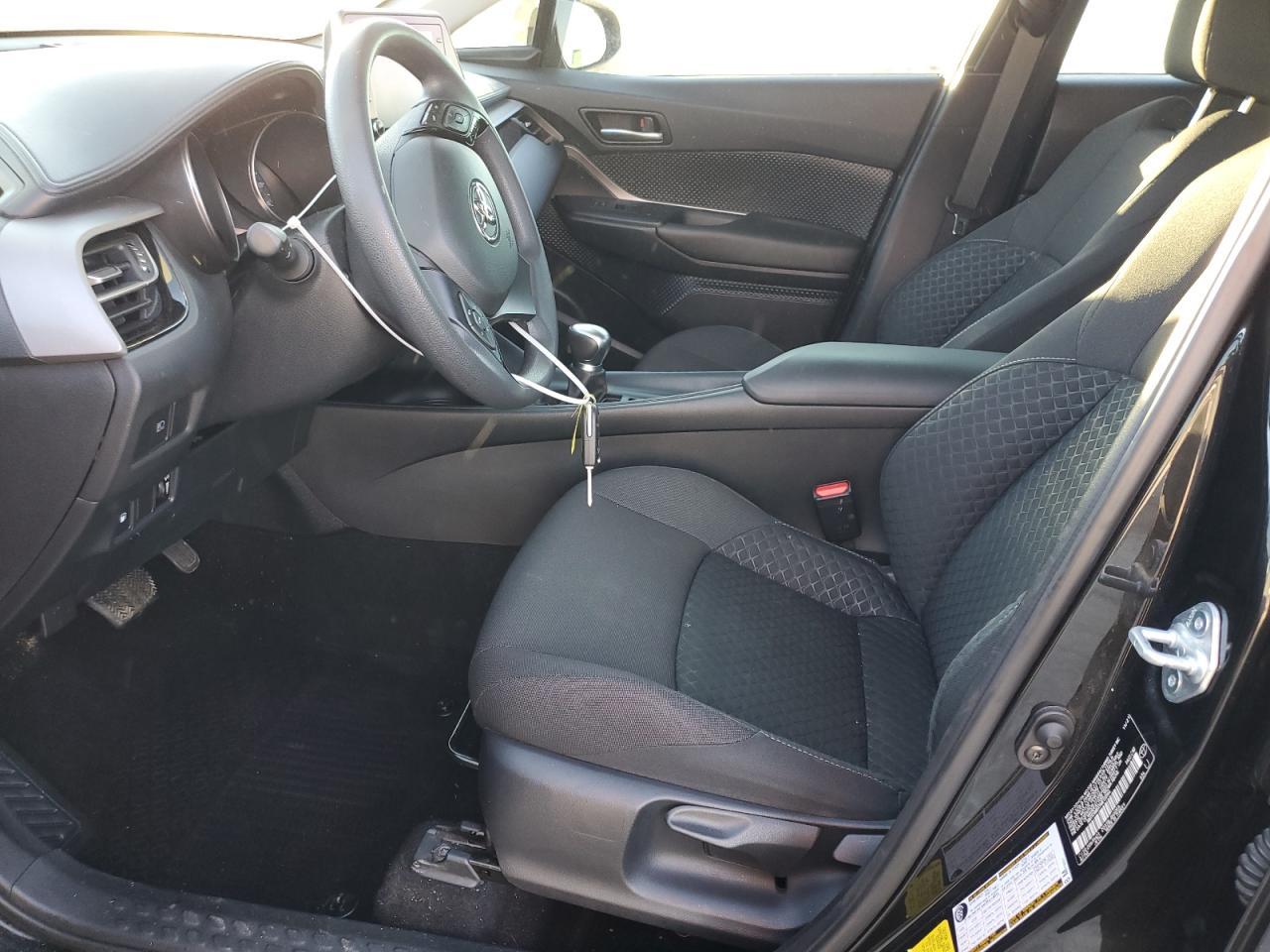 2021 TOYOTA C-HR XLE - Image 7