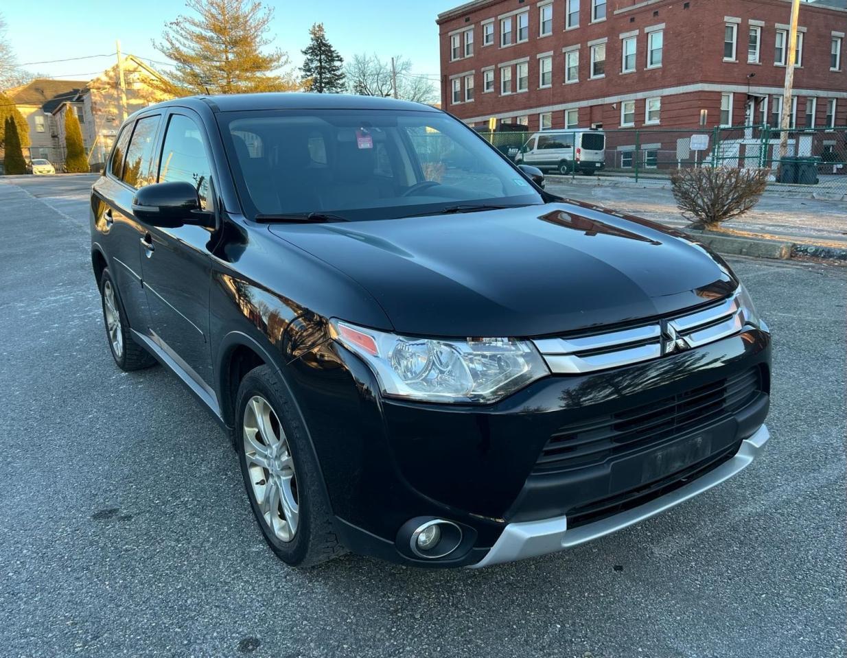 2015 MITSUBISHI OUTLANDER