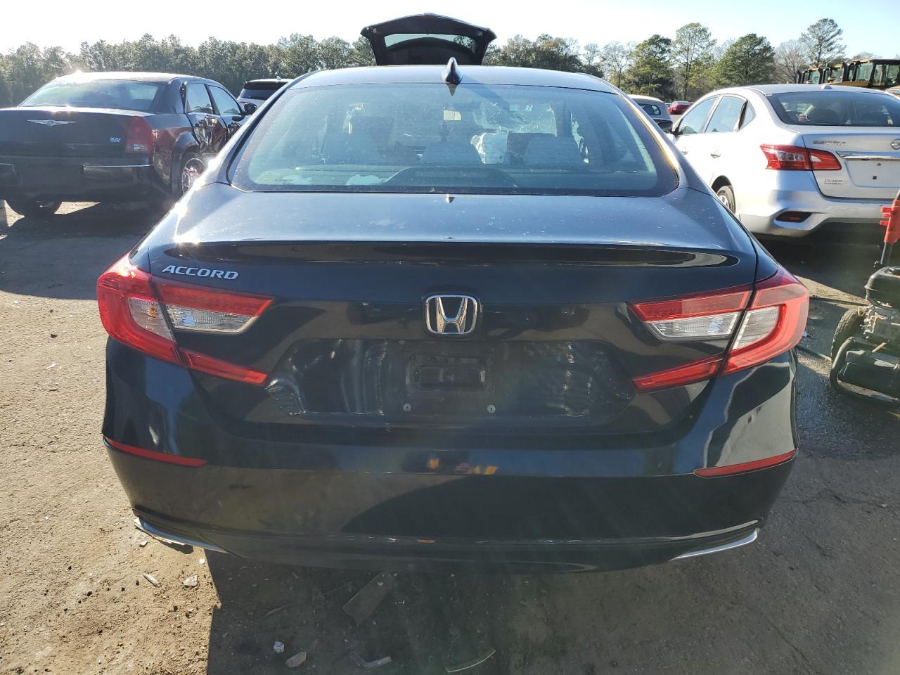 2018 HONDA ACCORD LX - Фото 6