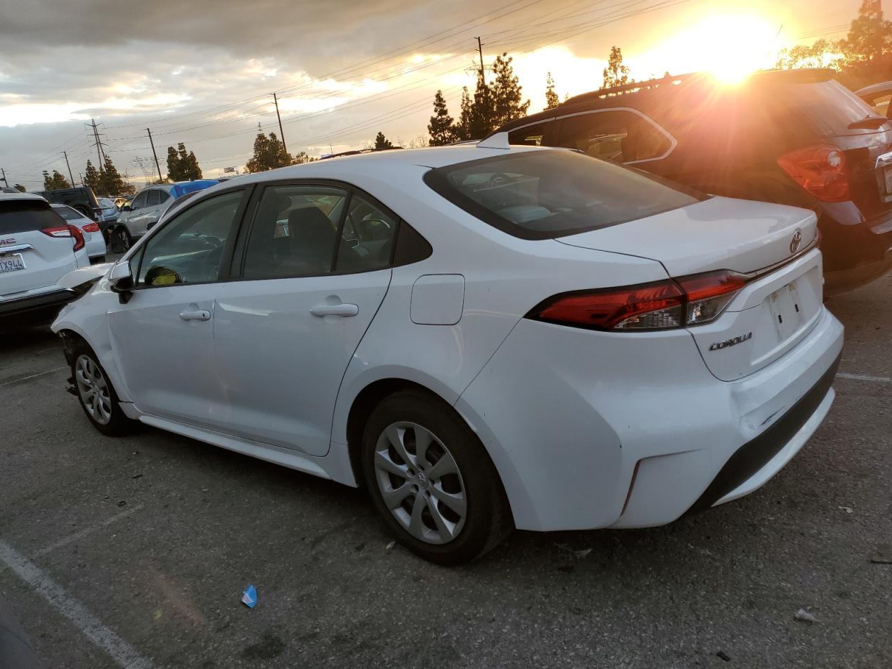 2020 TOYOTA COROLLA LE - Фото 2