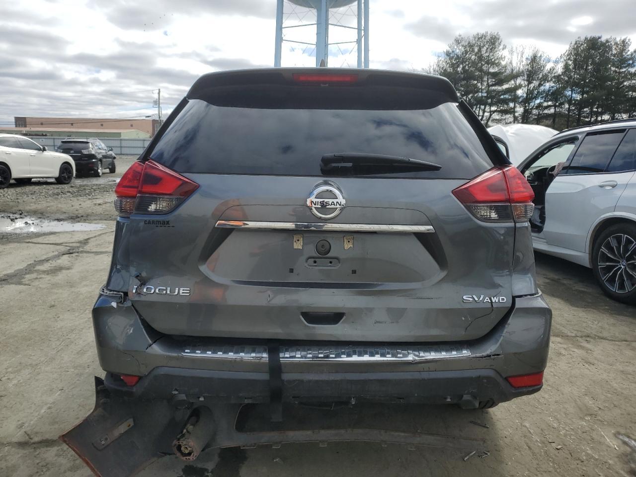 2017 NISSAN ROGUE SV - Image 6