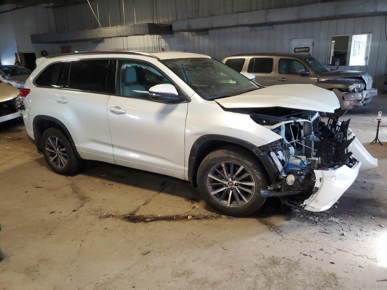 2018 TOYOTA HIGHLANDER - Image 4