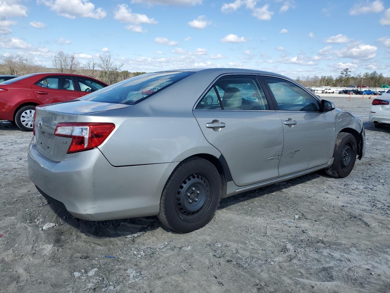 2014 TOYOTA CAMRY L - Фото 3