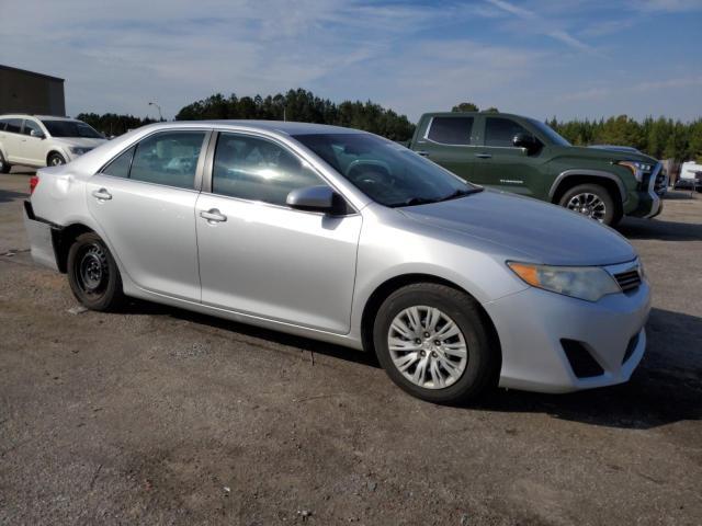 2013 Toyota Camry L - Фото 4