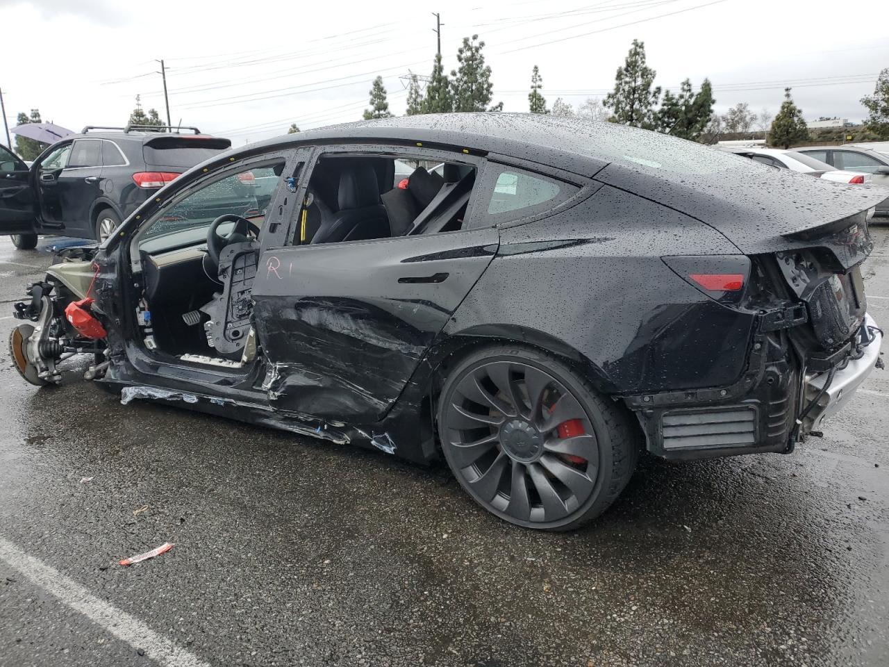 2022 TESLA MODEL 3 - Фото 2