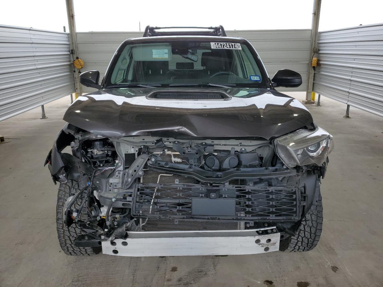 2022 TOYOTA 4RUNNER SR - Фото 5