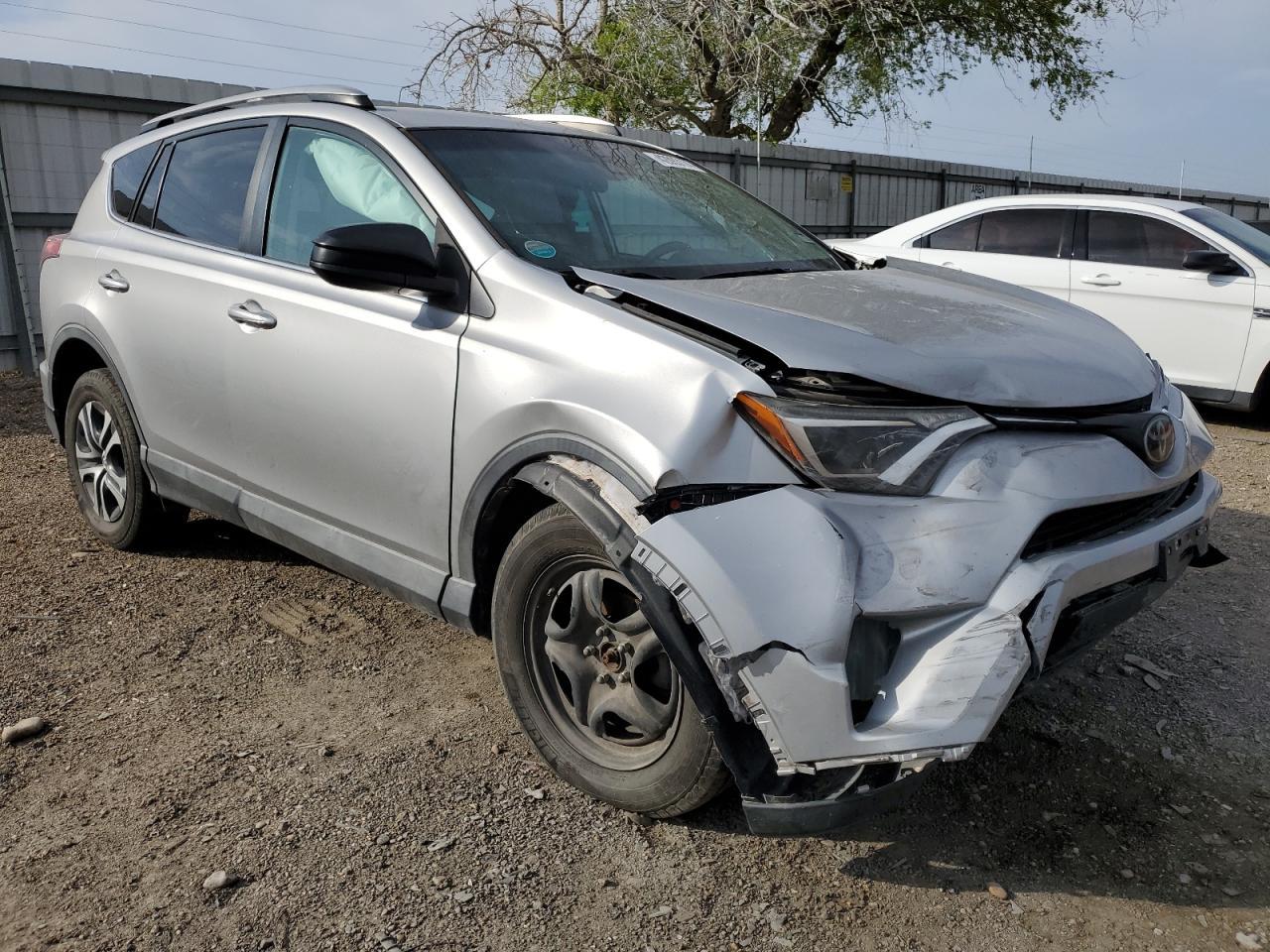 2018 TOYOTA RAV4 LE - Image 4