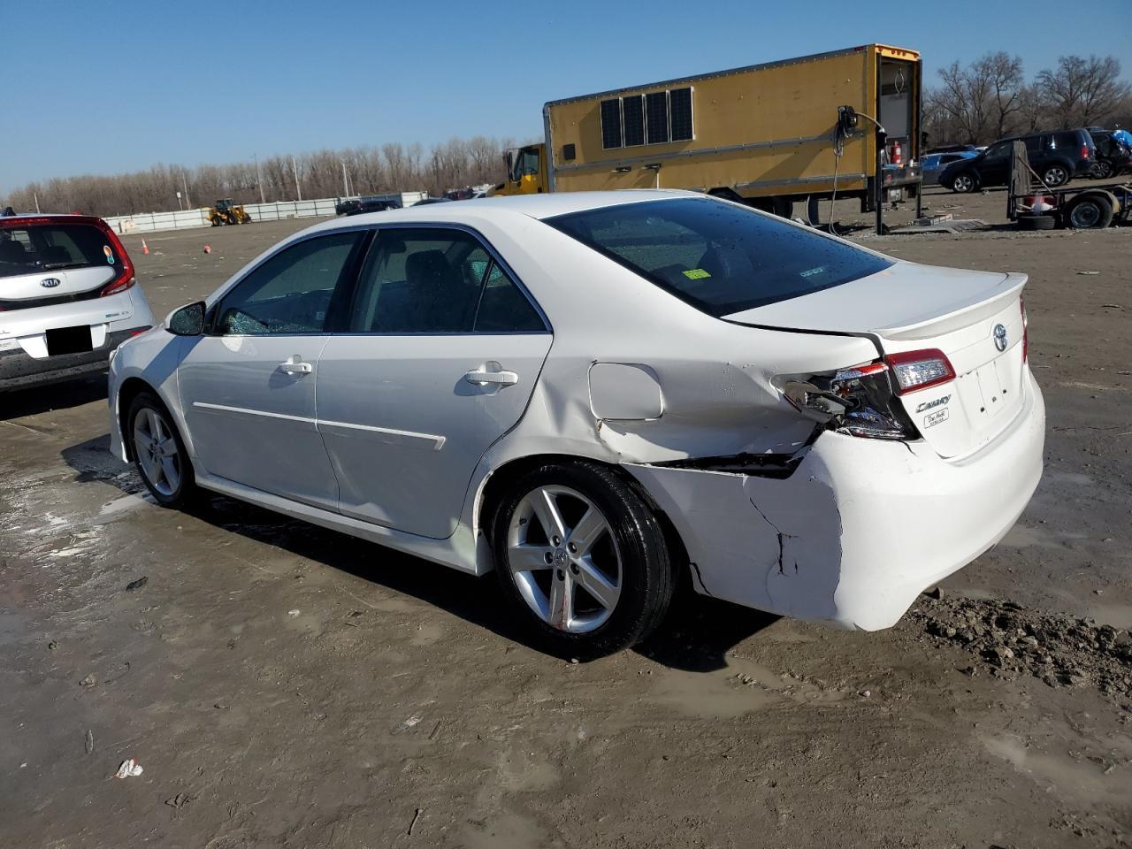 2014 TOYOTA CAMRY L - Image 2