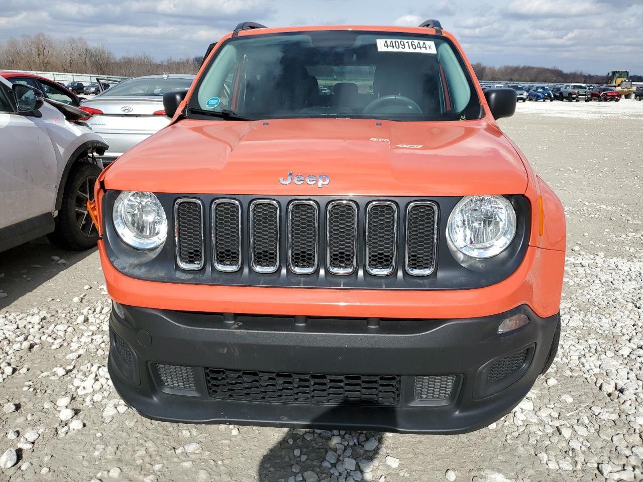 2017 JEEP RENEGADE S - Image 5