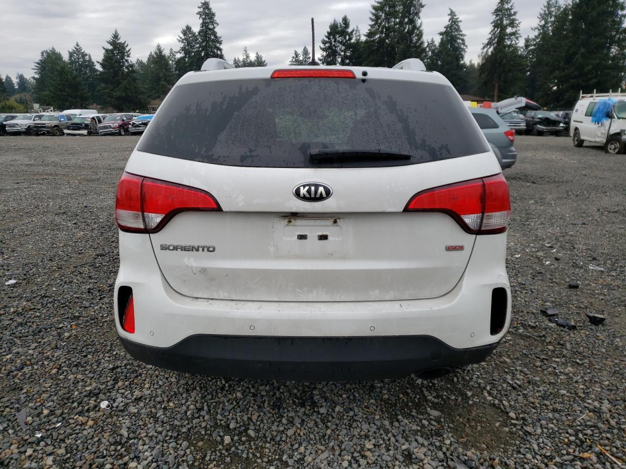 2015 KIA SORENTO LX - Image 6