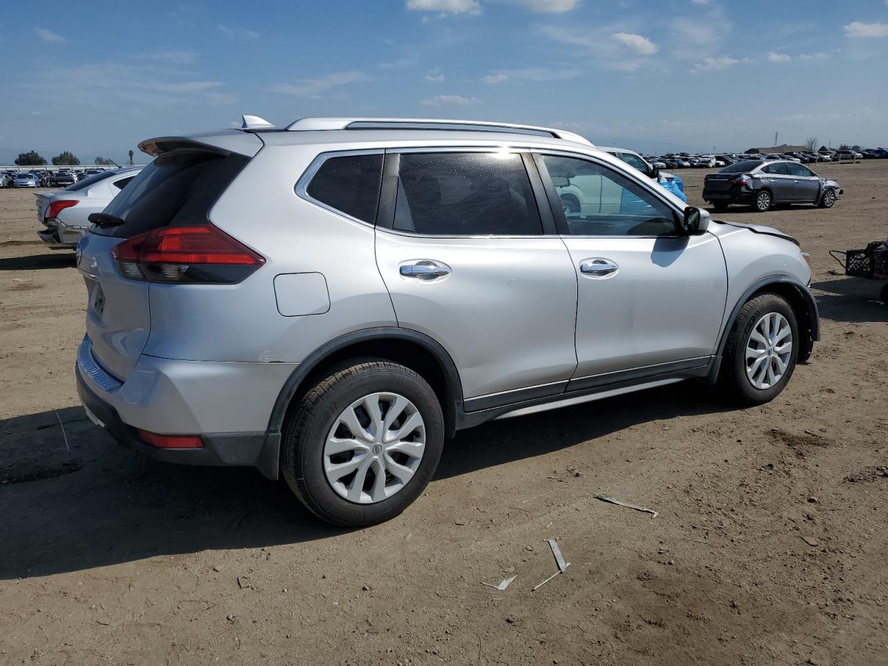 2017 NISSAN ROGUE S - Фото 3
