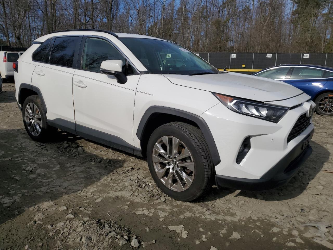 2019 TOYOTA RAV4 XLE P - Фото 4