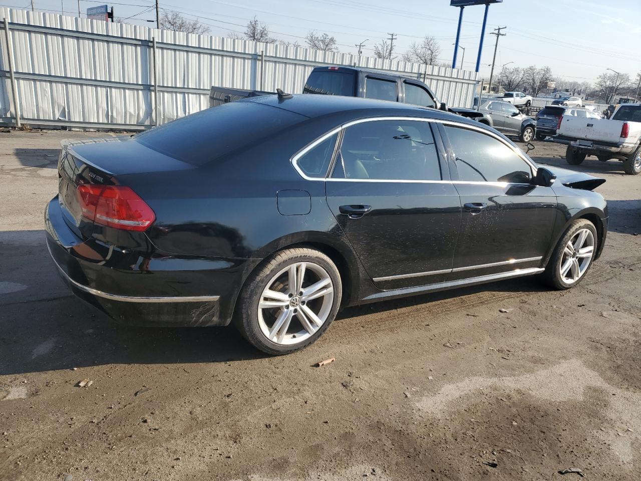 2014 VOLKSWAGEN PASSAT SEL - Фото 3