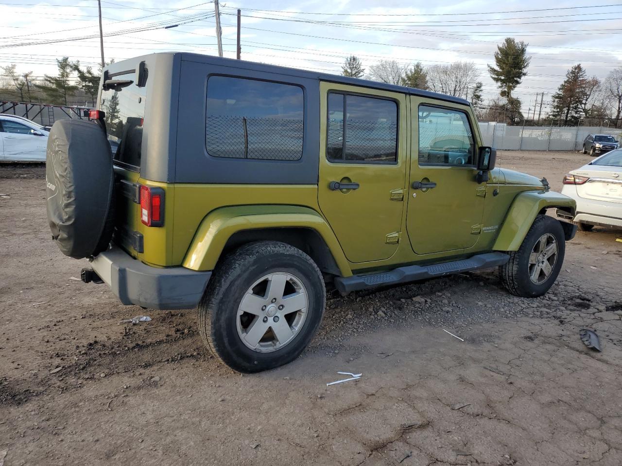 2010 JEEP WRANGLER U - Image 3