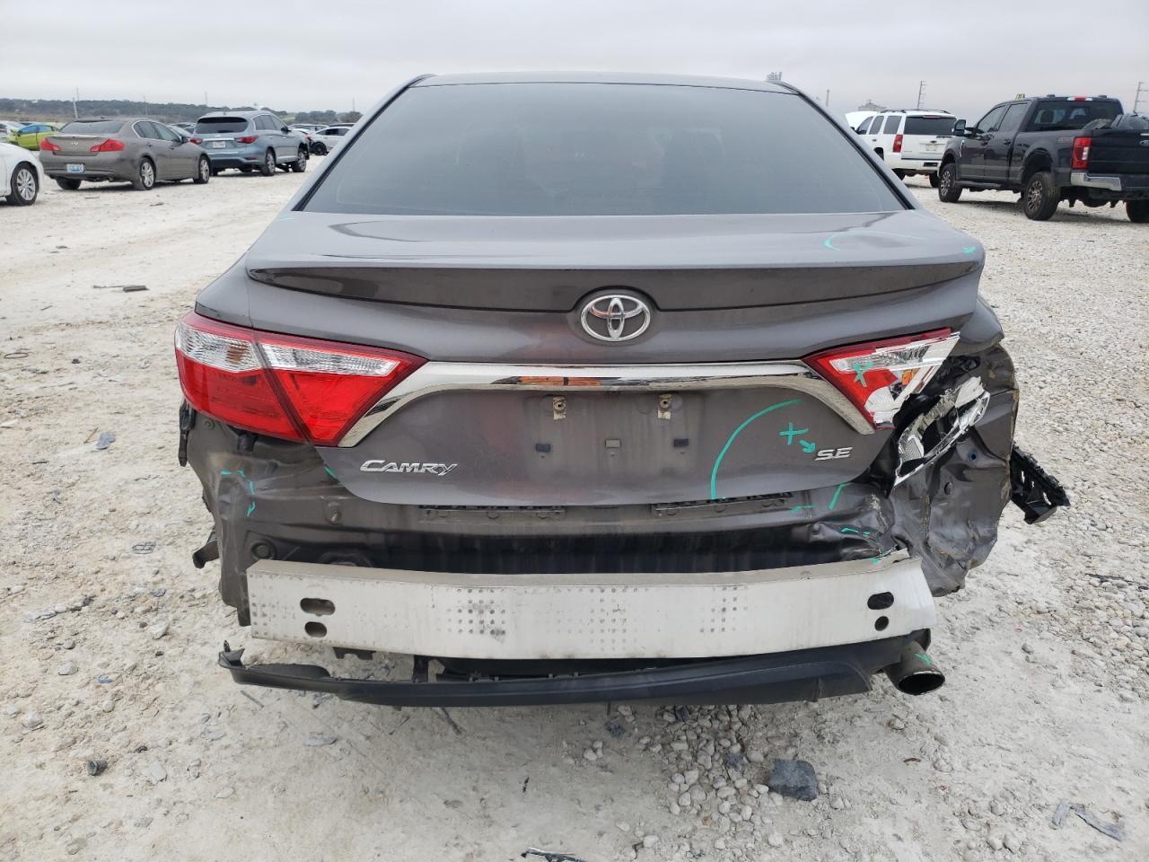 2017 TOYOTA CAMRY LE - Image 6