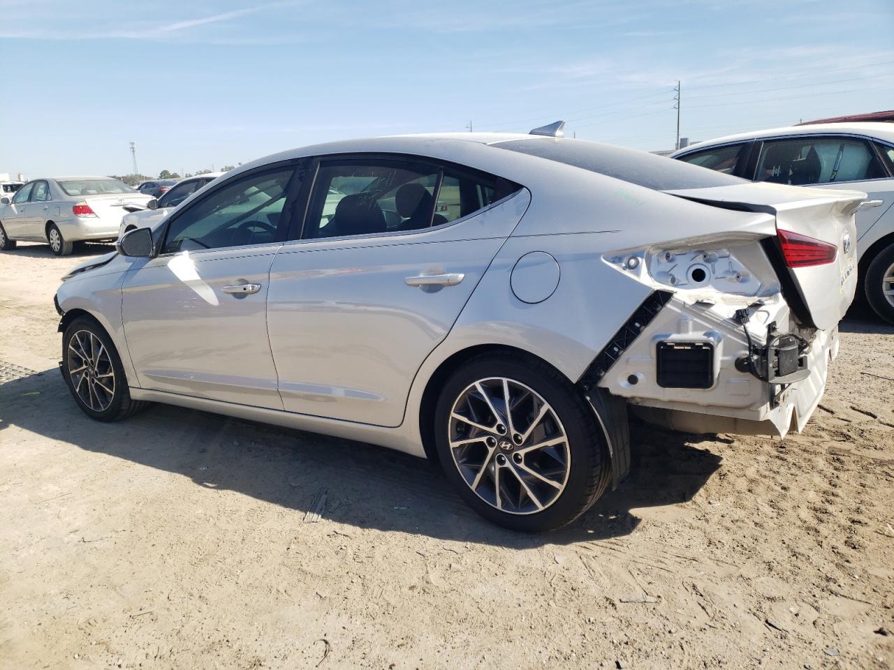 2019 HYUNDAI ELANTRA SE - Image 2
