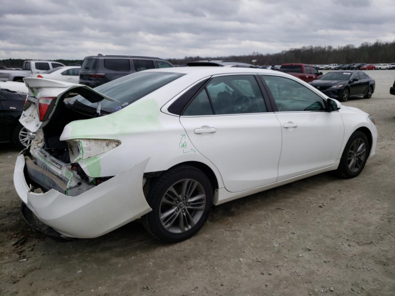2016 TOYOTA CAMRY LE - Фото 3