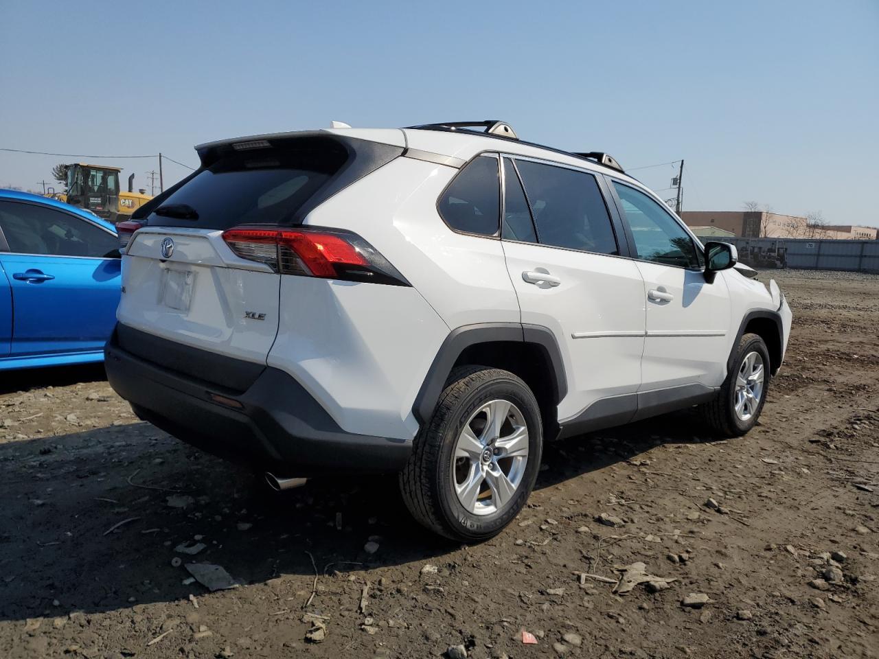 2020 TOYOTA RAV4 XLE - Image 3