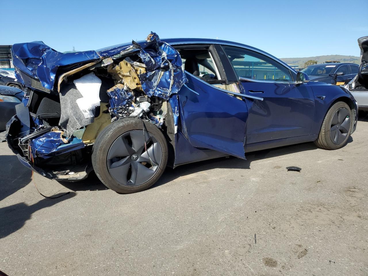 2019 TESLA MODEL 3 - Фото 3