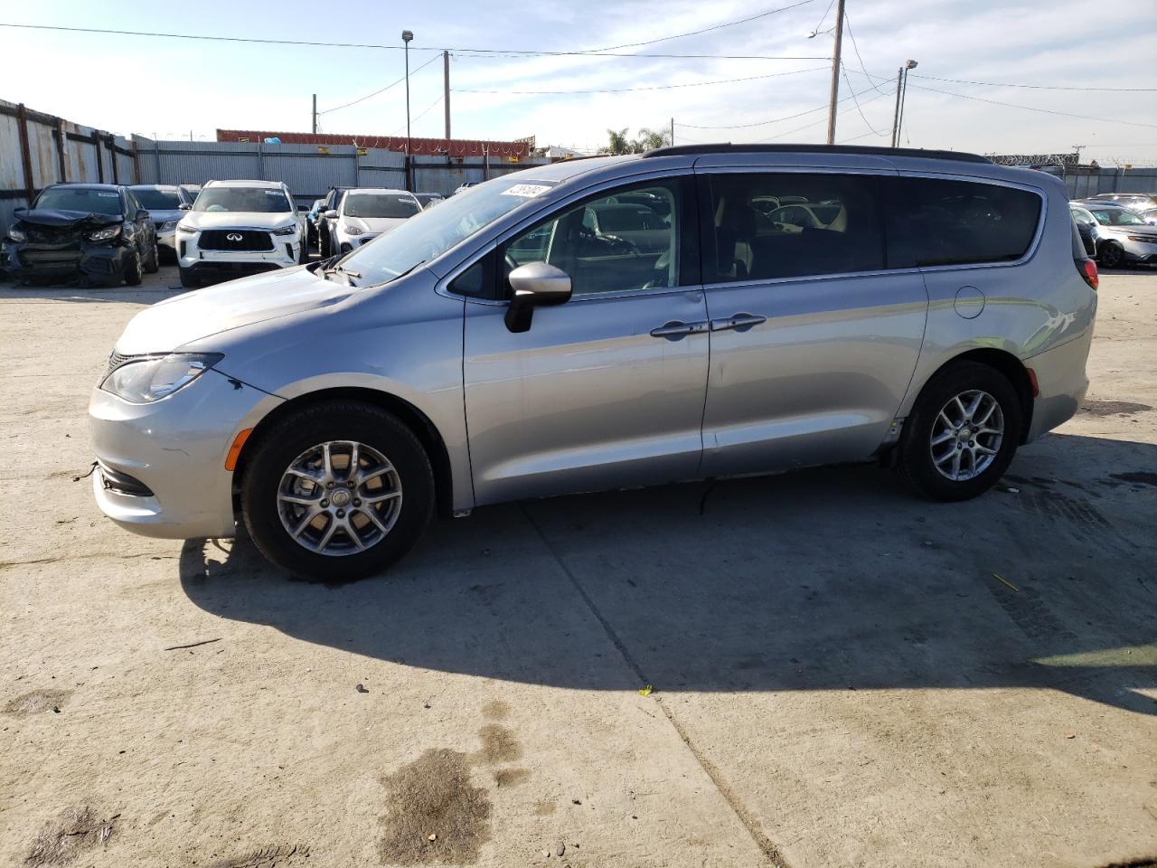 2020 CHRYSLER VOYAGER LX car image