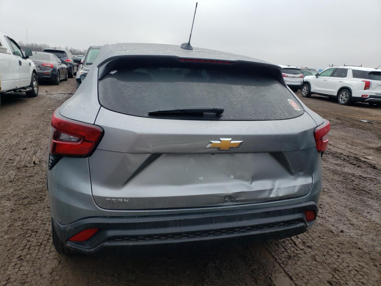 2024 CHEVROLET TRAX LS - Фото 6