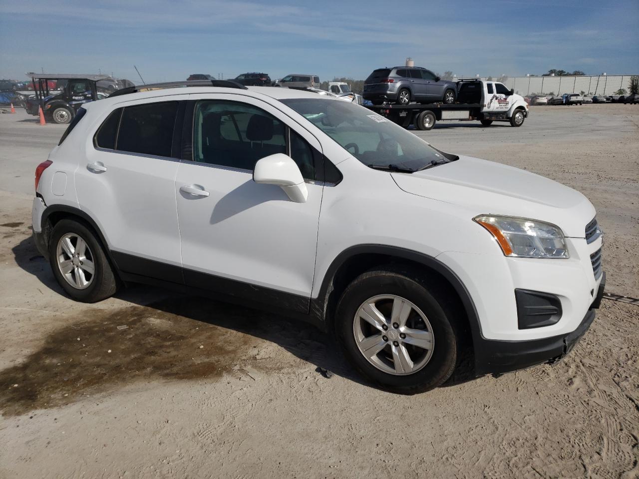 2015 CHEVROLET TRAX 1LT - Image 4
