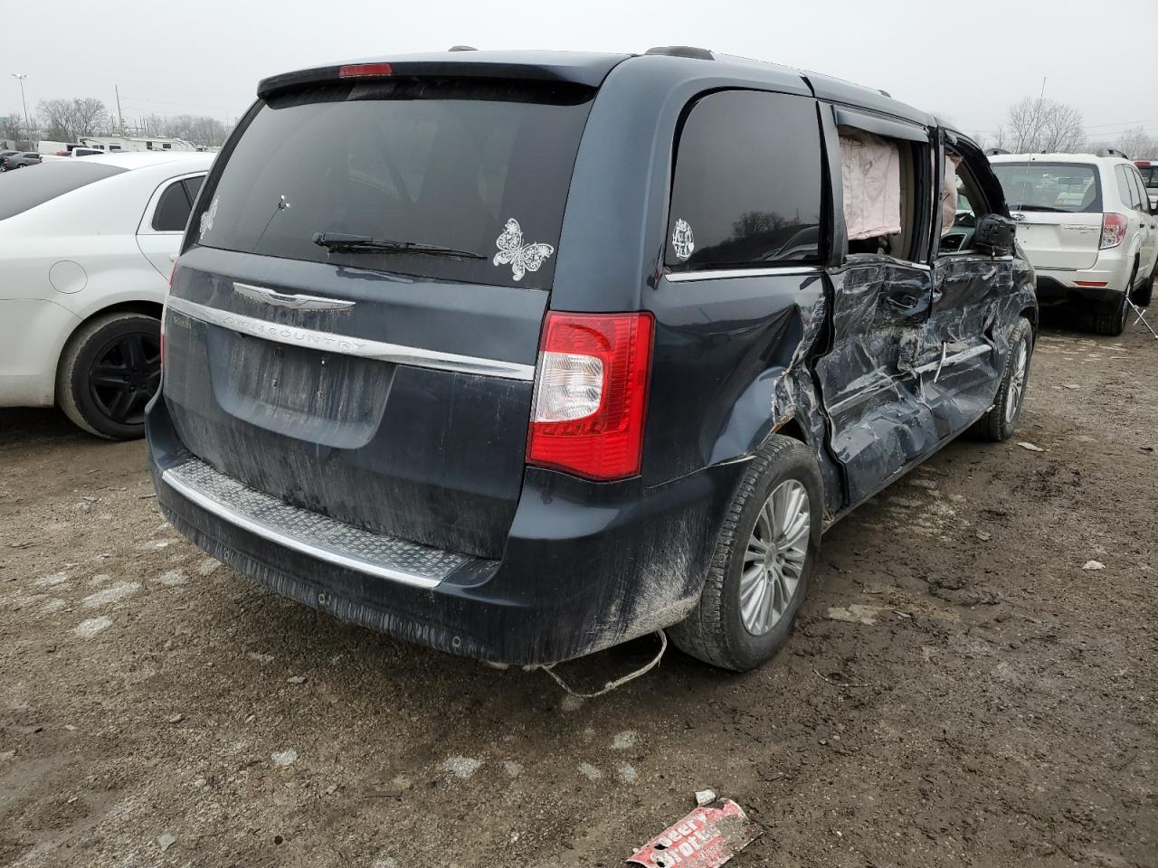 2014 CHRYSLER TOWN & COU - Image 3
