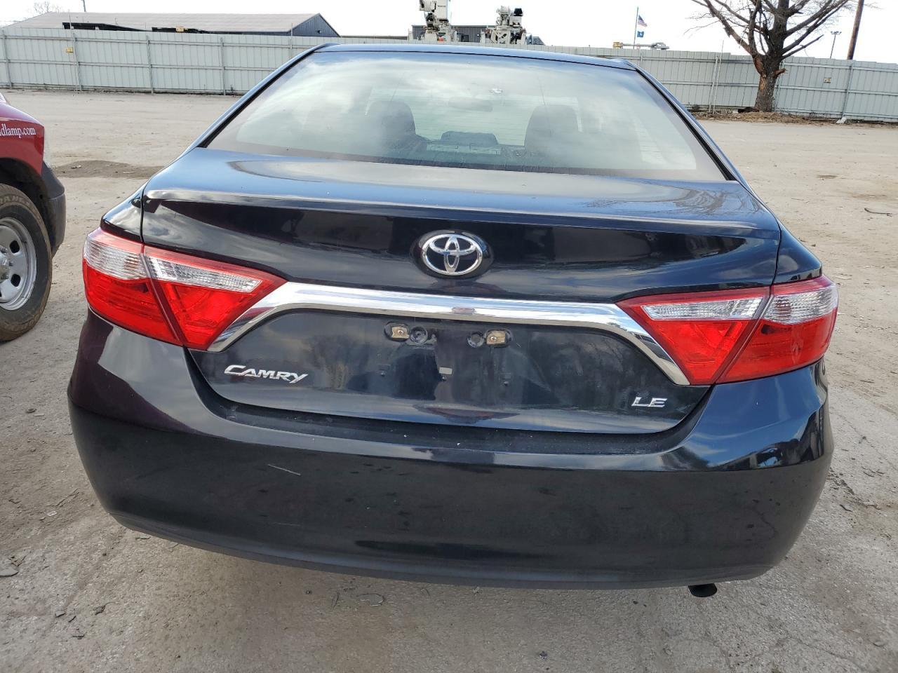2016 TOYOTA CAMRY LE - Фото 6