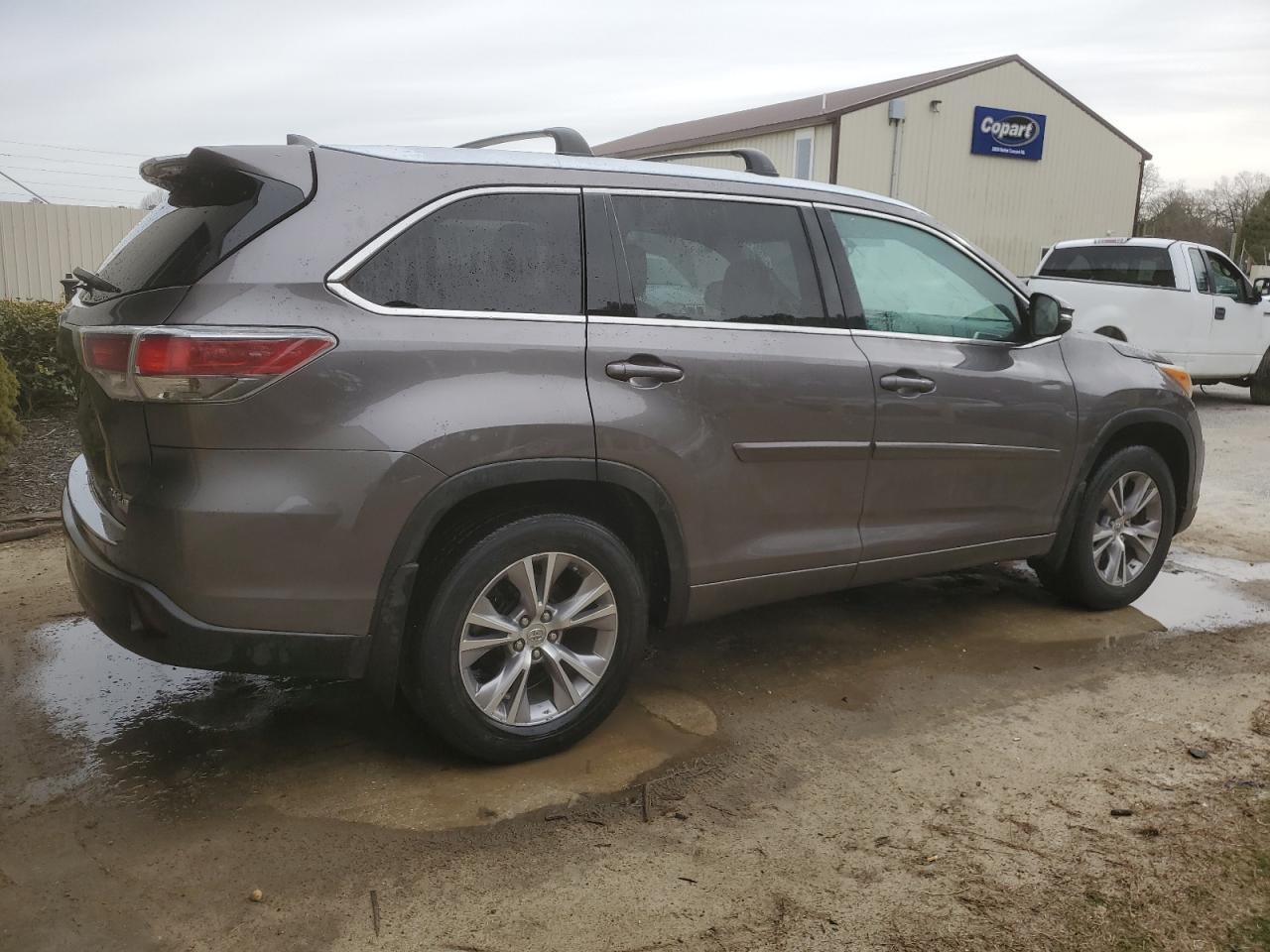 2015 TOYOTA HIGHLANDER - Image 3