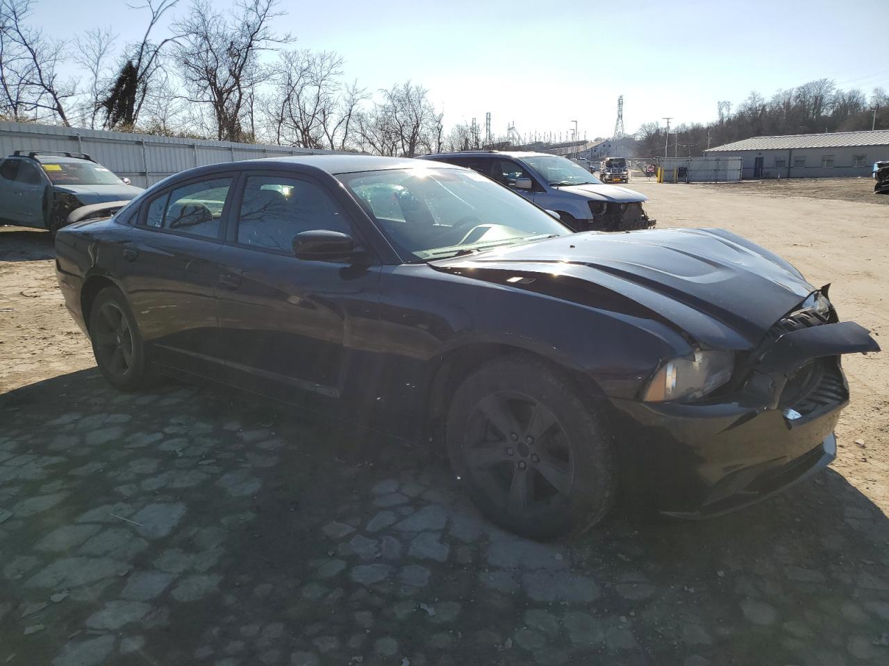 2013 DODGE CHARGER SE - Фото 4